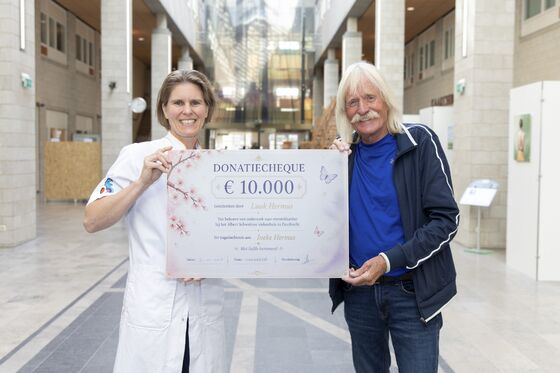 Donatie van € 10.000,- voor onderzoek naar eierstokkanker