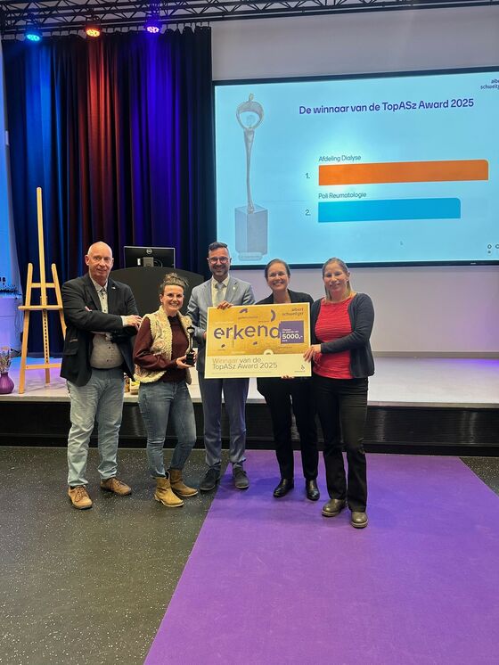 Dialyse afdeling Albert Schweitzer ziekenhuis wint TopASz Award
